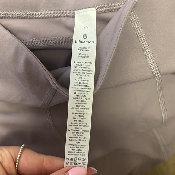 Lululemon Split Leg Flare Leggings - Picture 4 of 4